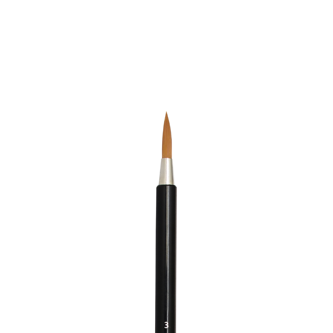 close up of size 3 round fusion brush