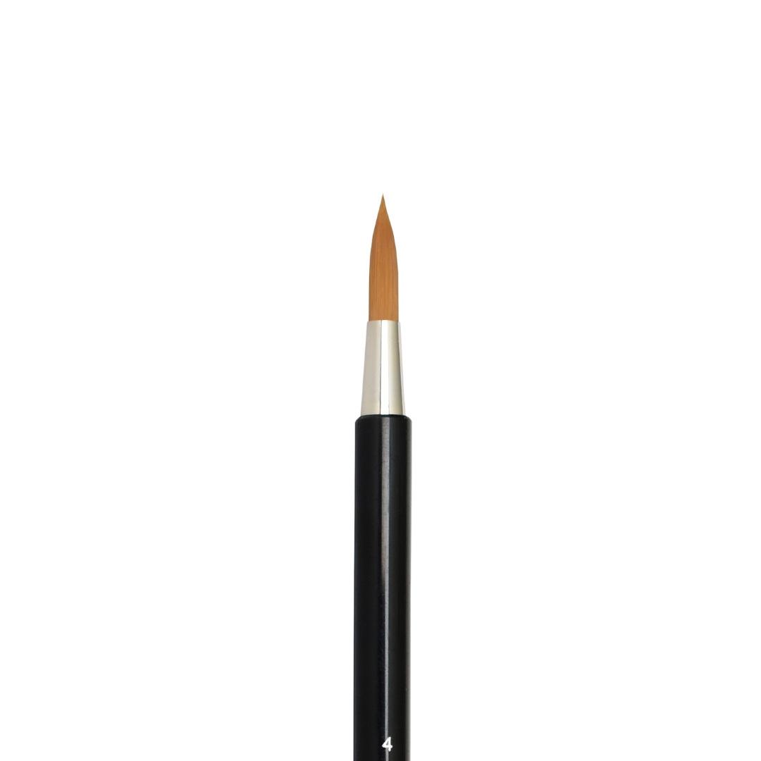 close up of size 4 round fusion brush